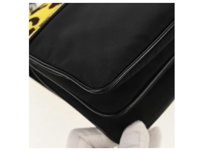Borsa a spalla con catena PRADA in nylon giallo argento autentica ka595V - vista 19