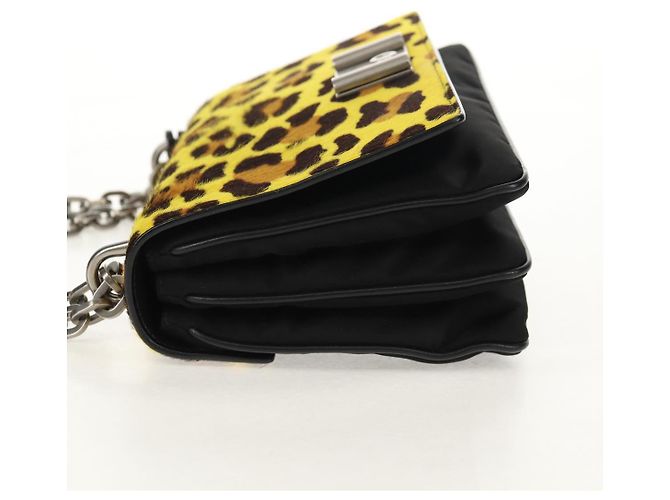 Borsa a spalla con catena PRADA in nylon giallo argento autentica ka595V - vista 3