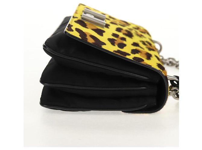 Borsa a spalla con catena PRADA in nylon giallo argento autentica ka595V - vista 4
