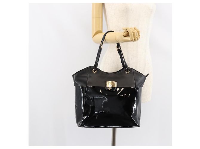 Borsa Tote Vala in pelle smaltata nera e oro Auth BA8230 di Salvatore Ferragamo Nero D'oro - vista 23