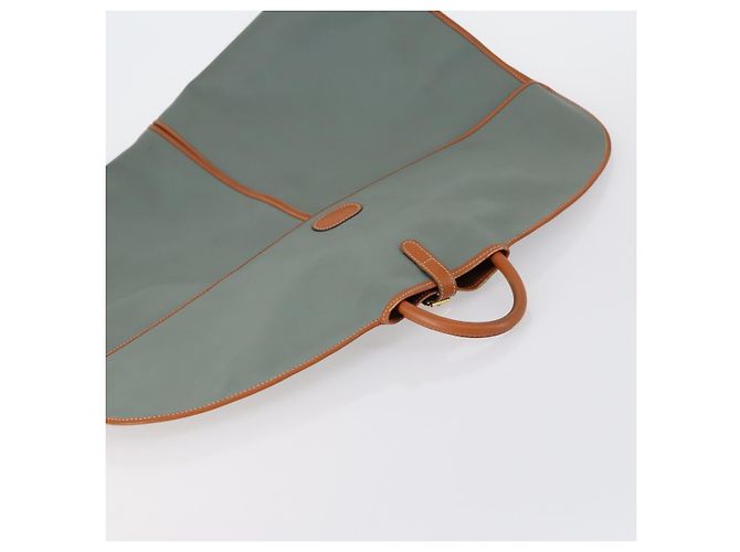 Capa de roupa em couro Valentino verde e dourado Auth bs31394 - vista 6