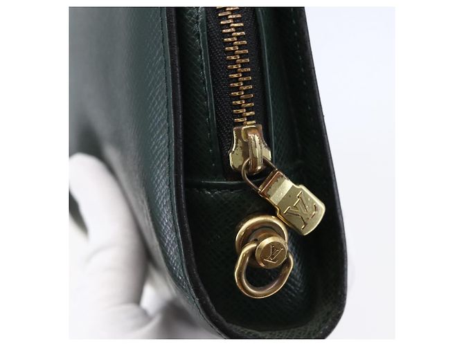 LOUIS VUITTON Clutch Taiga Baikal Epicea M30184 LV Auth BA6683 - vista 8
