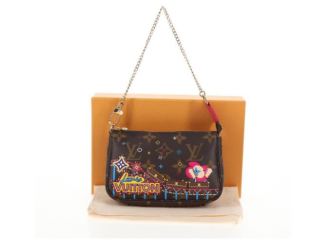 LOUIS VUITTON Monogram Vivienne Mini Pochette Accessori M69752 LV Auth 137149M Monogramma - vista 12