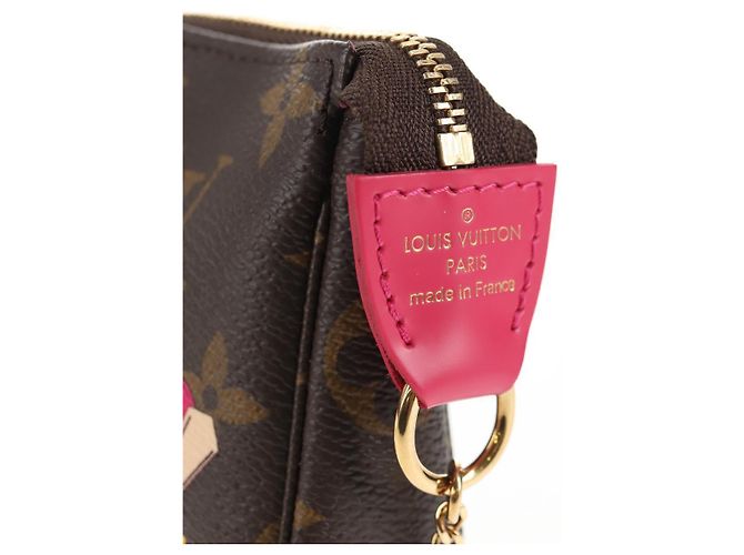 LOUIS VUITTON Monogram Vivienne Mini Pochette Accessori M69752 LV Auth 137149M Monogramma - vista 19