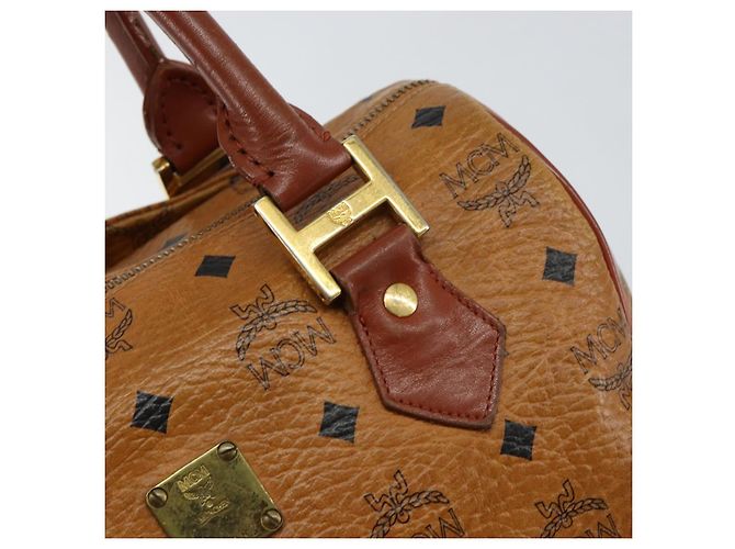 Borsa Boston MCM Logogram Vicetos in pelle PVC marrone e oro Auth gh1076 D'oro - vista 14