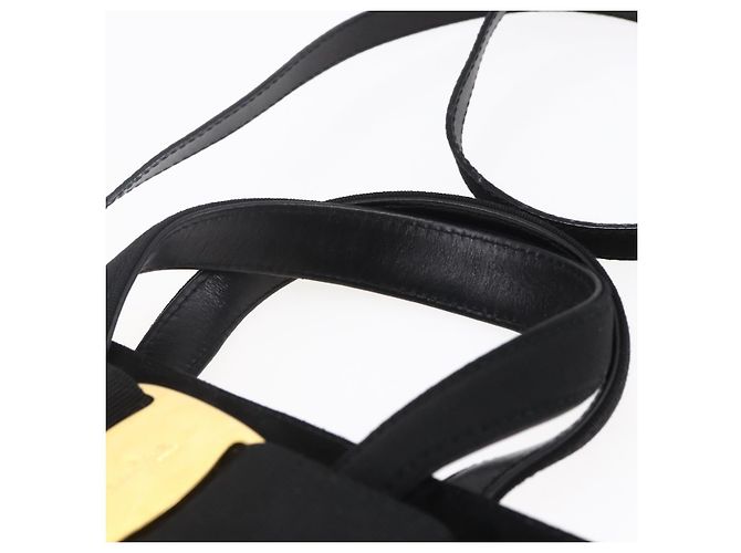 Borsa a Mano Vala in Camoscio Salvatore Ferragamo 2 in 1 Nero Oro Auth 147079 D'oro - vista 14