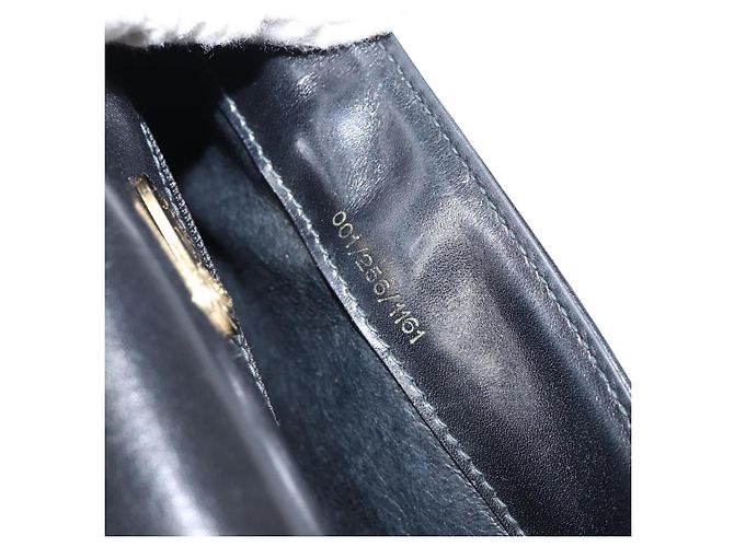 Borsa a Spalla in Pelle Nera e Oro GUCCI 001 256 1161 Auth ep11851 Nero D'oro - vista 23