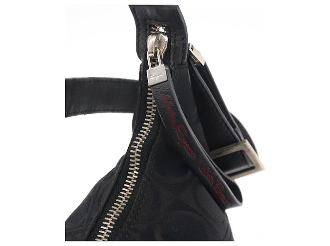 Borsa a Spalla Gancini in Pelle Nylon Nera Argento Salvatore Ferragamo Auth bs30802 Nero - vista 14