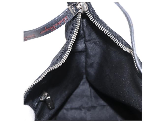 Borsa a Spalla Gancini in Pelle Nylon Nera Argento Salvatore Ferragamo Auth bs30802 Nero - vista 17