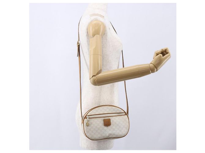 Céline Bolsa de ombro em lona Macadam CELINE em couro PVC branco e dourado Auth 152580 - vista 22