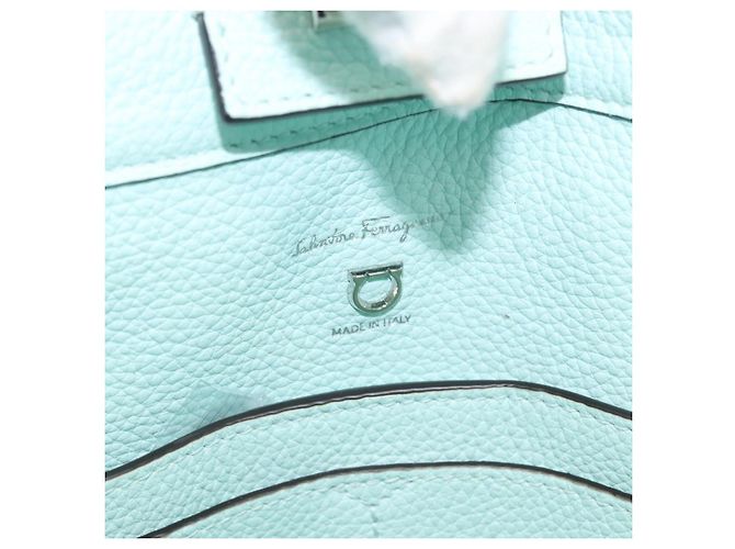 Salvatore Ferragamo Borsa a Spalla Gancini in Pelle Azzurro Chiaro Argento Auth 153957 Blu chiaro - vista 20