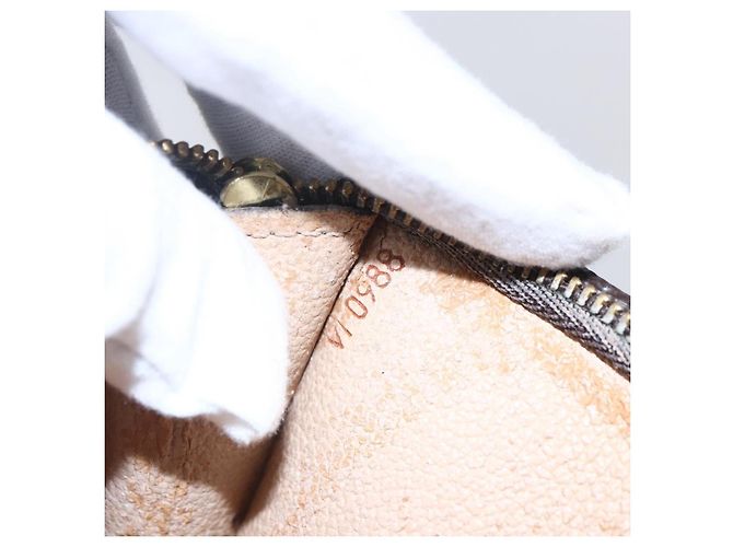 LOUIS VUITTON Pochette Bucket Monogram PM Accessorio LV Auth 153565 Monogramma - vista 12