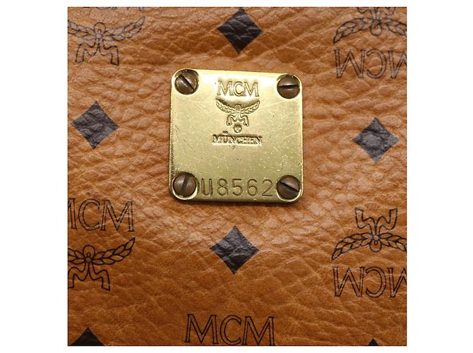 MCM Logogram Vicetos Clutch Bag in PVC Pelle Marrone Oro Auth BA7355 D'oro - vista 12