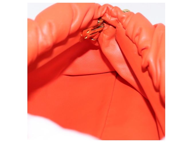 Autre Marque Borsa a spalla con catena in pelle arancione oro Auth 146565SAV D'oro - vista 17