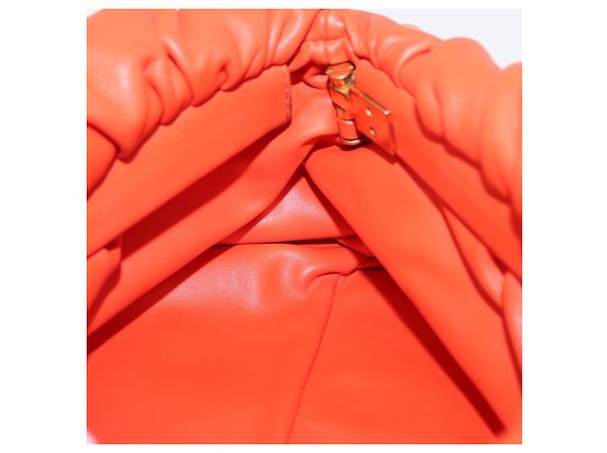 Autre Marque Borsa a spalla con catena in pelle arancione oro Auth 146565SAV D'oro - vista 18
