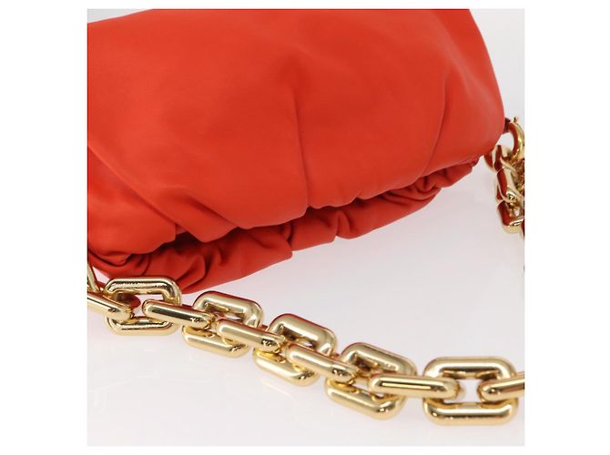 Autre Marque Borsa a spalla con catena in pelle arancione oro Auth 146565SAV D'oro - vista 5