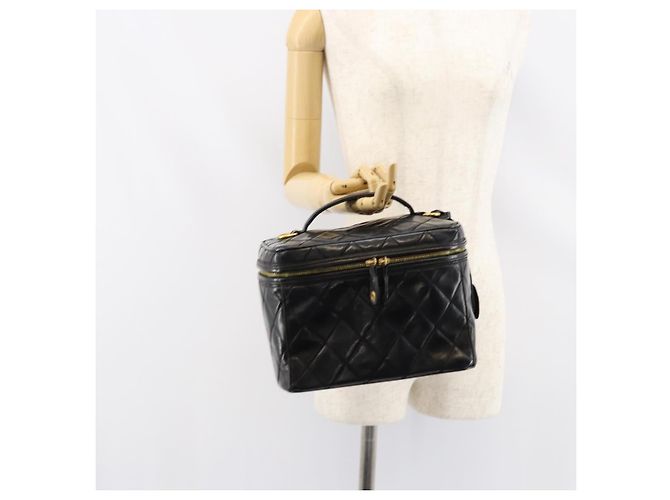 Vanity CHANEL Pochette Matelassé Smalto Nero Oro CC Auth bs31398 D'oro - vista 25