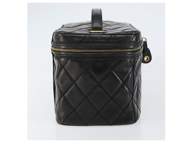 Vanity CHANEL Pochette Matelassé Smalto Nero Oro CC Auth bs31398 D'oro - vista 4