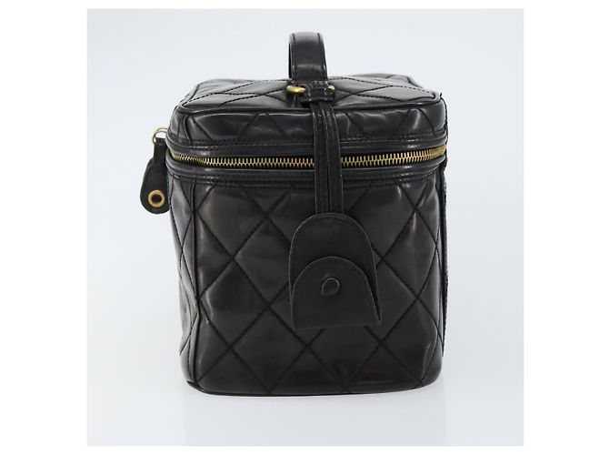 Vanity CHANEL Pochette Matelassé Smalto Nero Oro CC Auth bs31398 D'oro - vista 5