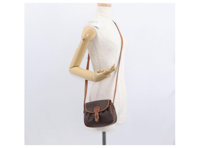 Céline Borsa a Spalla in Tela Macadam CELINE in Pelle PVC Marrone Oro Auth 151785 D'oro - vista 24