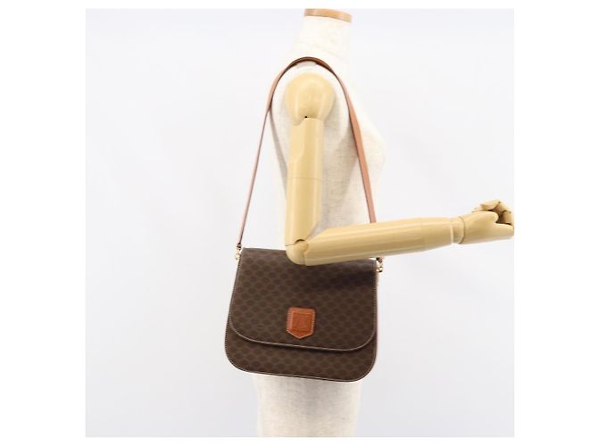 Céline Borsa a Spalla in Tela Macadam CELINE in Pelle PVC Marrone Oro Auth ki6185 D'oro - vista 25