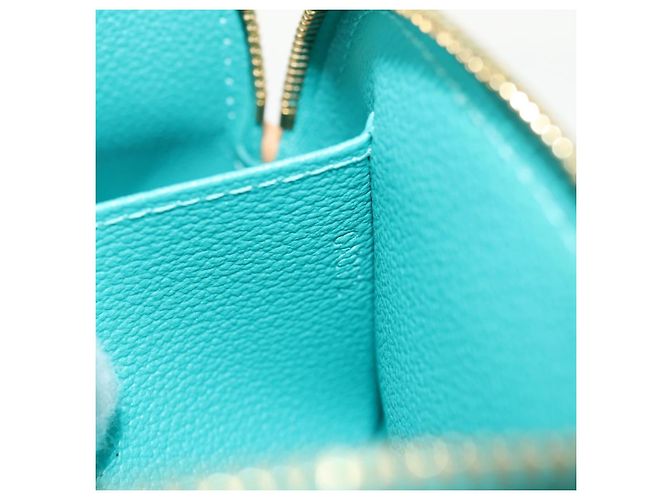 LOUIS VUITTON Pochette Cosmetica Vernis Blu Lagon M91747 LV Auth 152671V - vista 11