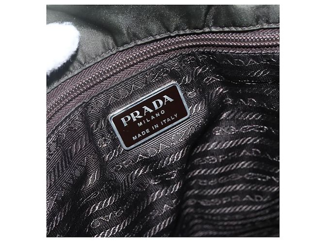 Borsa Tote Prada in Nylon Verde Argento Auth 151686 - vista 17
