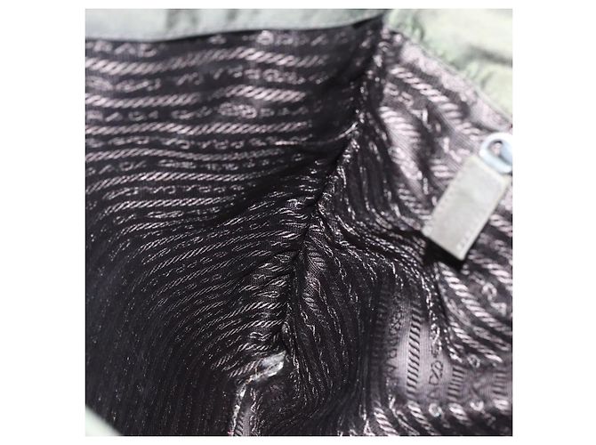 Borsa Tote Prada in Nylon Verde Argento Auth 151686 - vista 20