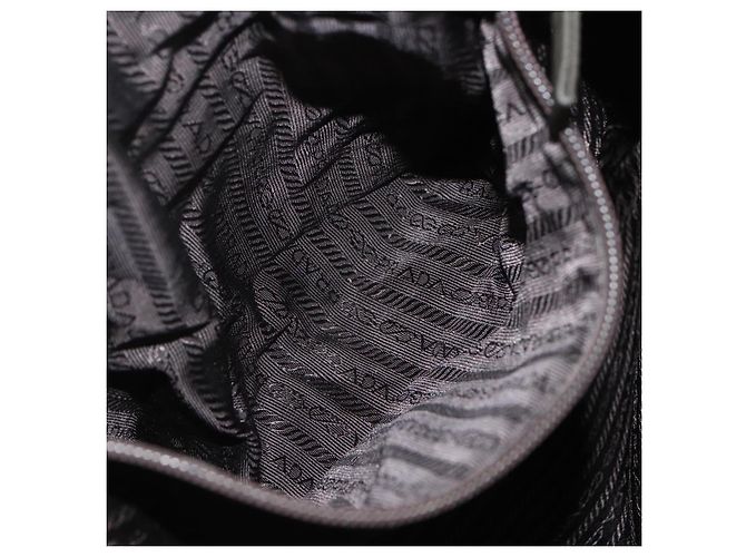 Borsa Tote Prada in Nylon Verde Argento Auth 151686 - vista 21