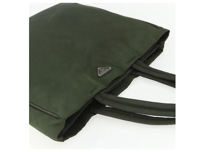 Borsa Tote Prada in Nylon Verde Argento Auth 151686 - vista 6