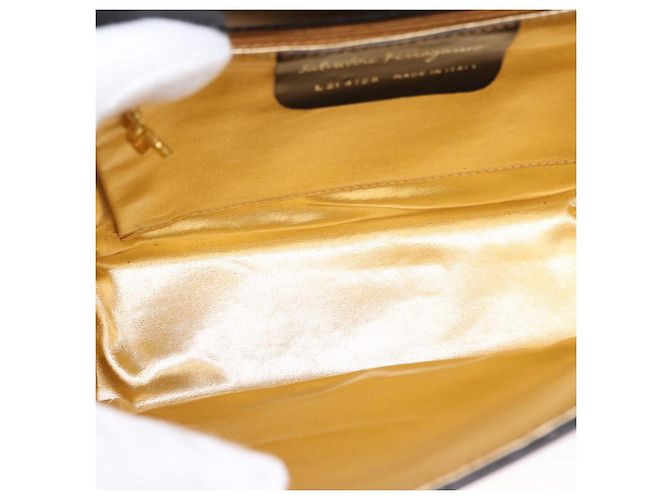 Borsa a Spalla Salvatore Ferragamo in Pelle Nera Oro Auth 153867 Nero D'oro - vista 17