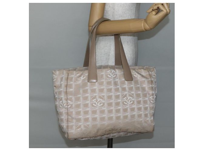 CHANEL Nuova Borsa Tote da Viaggio Nylon Beige Oro CC Auth gh841 D'oro - vista 23
