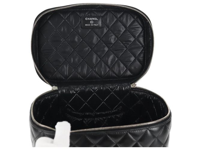 Vanity CHANEL Pochette Matelassé in Pelle di Agnello Nera Argento CC Auth 142565M Nero - vista 16
