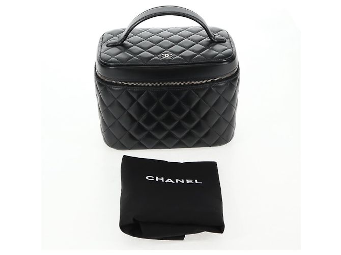 Vanity CHANEL Pochette Matelassé in Pelle di Agnello Nera Argento CC Auth 142565M Nero - vista 26