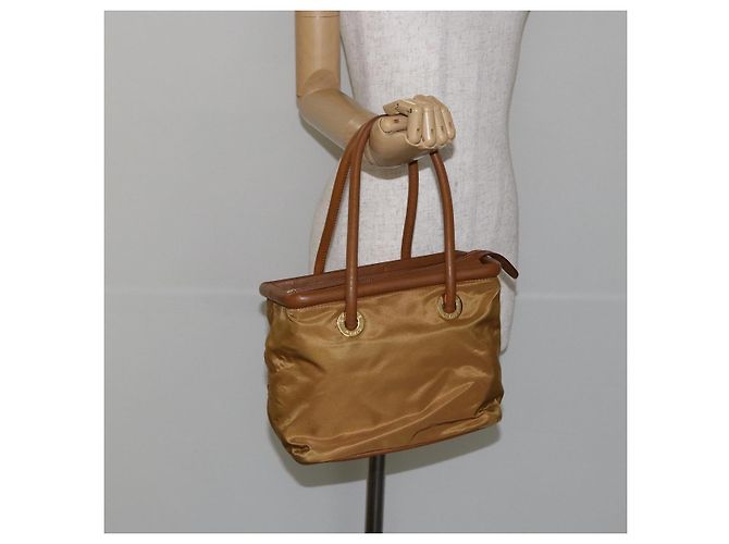 Céline Borsa a mano CELINE in nylon marrone oro Auth 143497 D'oro - vista 23