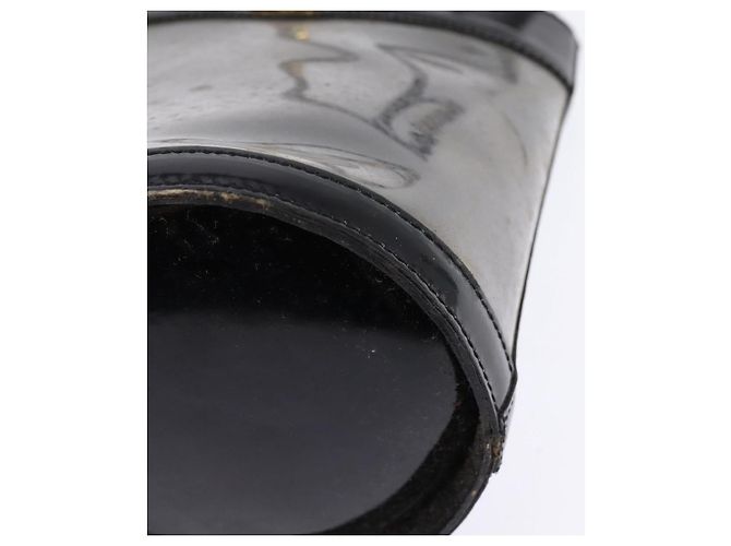Borsa a Spalla Gancini in Vinile Nero e Oro Auth 145025 di Salvatore Ferragamo D'oro - vista 11