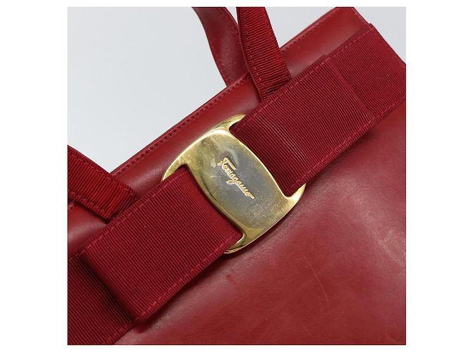 Sac à main Vala en cuir rouge et or de Salvatore Ferragamo Auth bs31710 Doré - vue 14