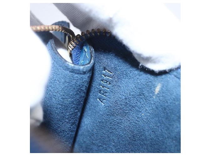 LOUIS VUITTON Epi Pochette Accessori Pouch Blu M52985 LV Auth BA8155 - vista 12