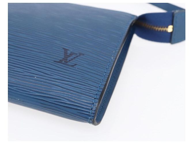 LOUIS VUITTON Epi Pochette Accessori Pouch Blu M52985 LV Auth BA8155 - vista 9