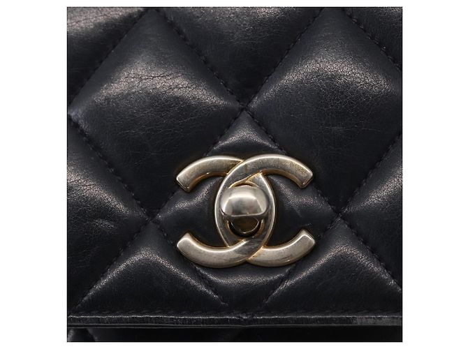 CHANEL Borsa a Spalla Matelassé in Pelle di Agnello Blu Navy Oro CC Auth 156505 D'oro - vista 18