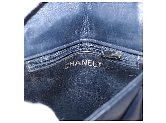 CHANEL Borsa a Spalla Matelassé in Pelle di Agnello Blu Navy Oro CC Auth 156505 D'oro - vista 21