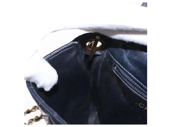 CHANEL Borsa a Spalla Matelassé in Pelle di Agnello Blu Navy Oro CC Auth 156505 D'oro - vista 23