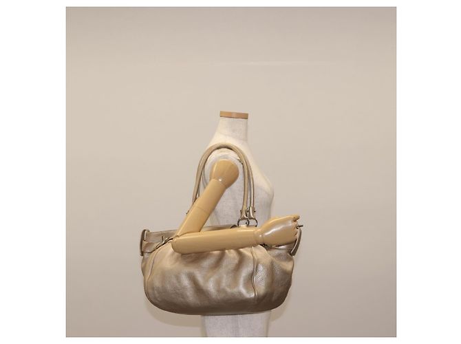 Borsa Tote Gancini Marissa in pelle beige e argento di Salvatore Ferragamo Auth bs30081 - vista 25