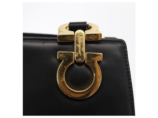 Borsa a Spalla Gancini in Pelle Nera e Oro Auth 157016 di Salvatore Ferragamo Nero D'oro - vista 14