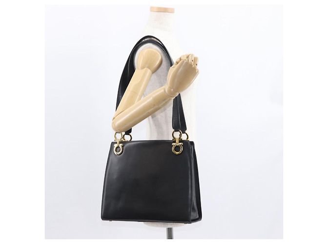 Borsa a Spalla Gancini in Pelle Nera e Oro Auth 157016 di Salvatore Ferragamo Nero D'oro - vista 22
