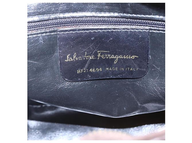 Borsa a spalla Gancini in suede marrone e oro Auth 155065 di Salvatore Ferragamo D'oro - vista 15