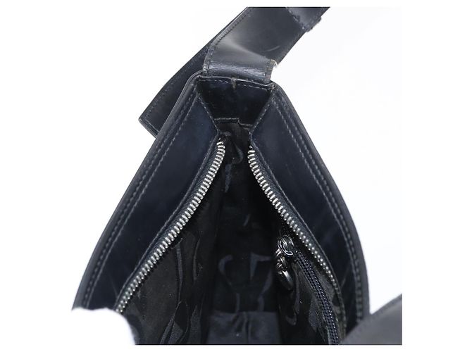 Borsa a Spalla Gancini in Pelle Nera e Argento di Salvatore Ferragamo Auth BA8223 Nero - vista 19