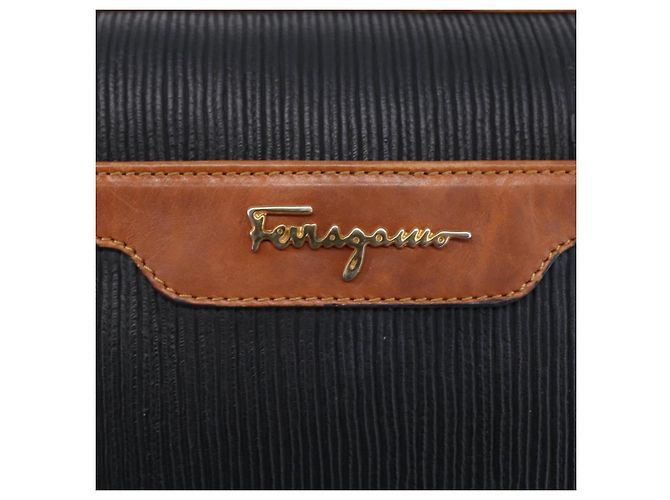 Borsa a Spalla Salvatore Ferragamo in Pelle PVC Nera Oro Auth BA7532 Nero D'oro - vista 18