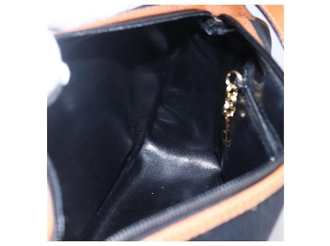 Borsa a Spalla Salvatore Ferragamo in Pelle PVC Nera Oro Auth BA7532 Nero D'oro - vista 20
