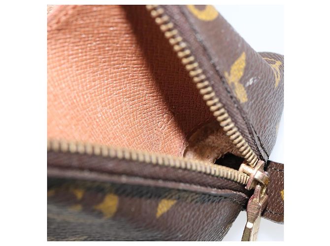 LOUIS VUITTON Trousse Demi Ronde Monogram Pouch Cosmétique M47520 LV Auth 152763 Monogramme - vue 12